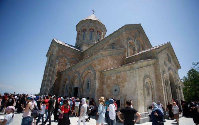 В Грузии празднуют день пришествия Святой Нино - Нинооба
