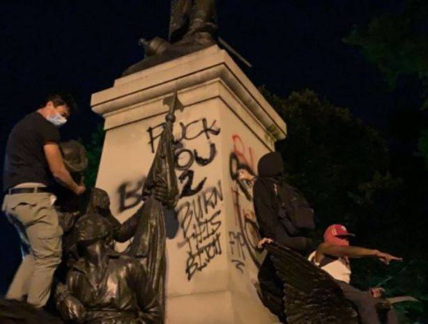 В США «отыгрались» на Костюшко за польский вандализм с памятниками советским воинам