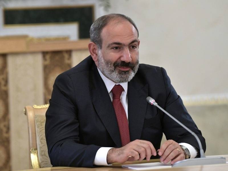 Премьер Армении сообщил о том, что заболел коронавирусом, в день своего 45-летия