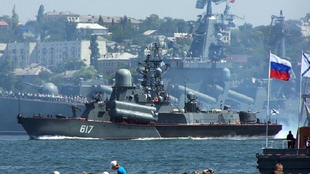 Около 90 единиц техники Черноморского флота примут участие в параде Победы в Севастополе