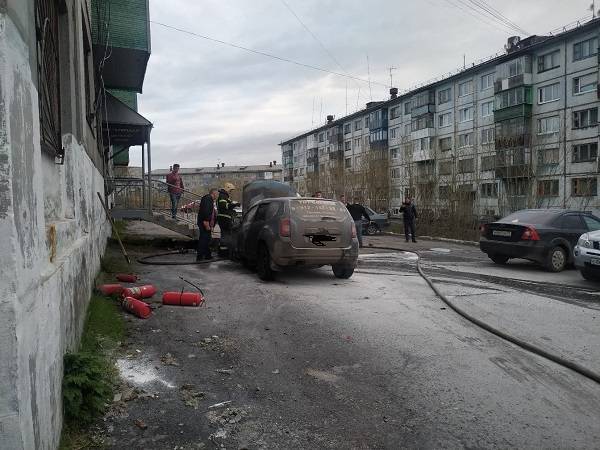 В Воркуте подожгли автомобиль руководителя «ТНТ Воркута»