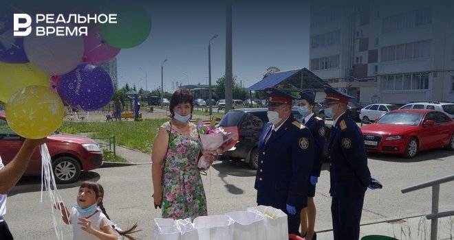 В Челнах следователи СКР поздравили с днем рождения сестру погибшего героя Данила Садыкова