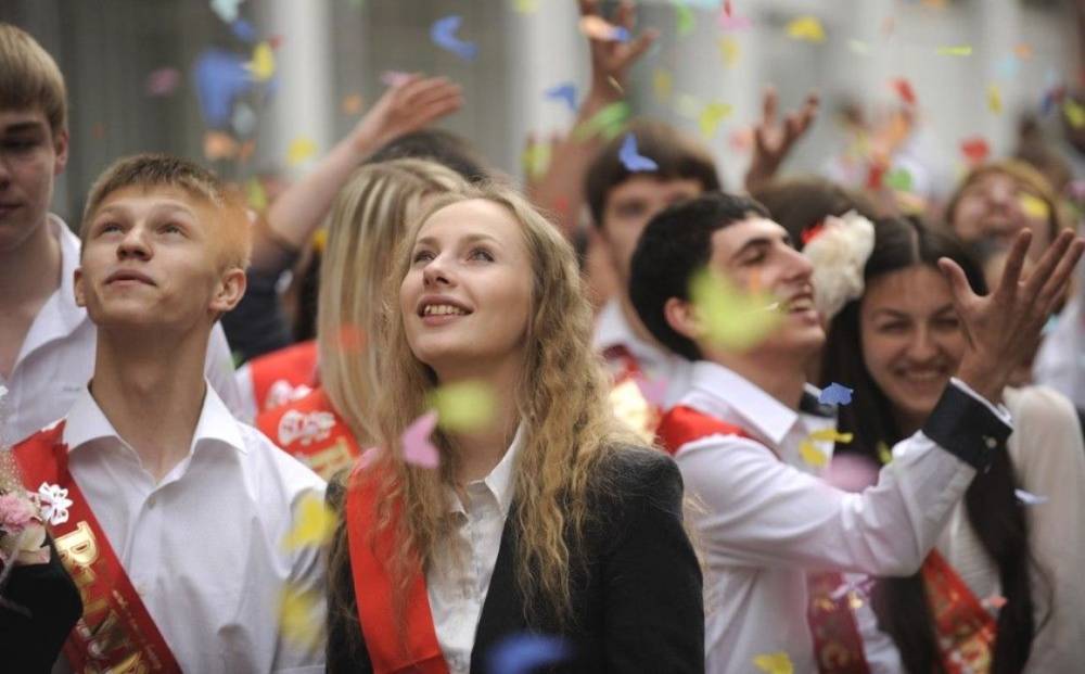 Всероссийский онлайн-выпускной устроят для школьников в конце июня