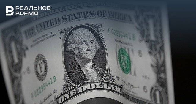 Курс доллара впервые с начала марта опустился ниже 70 рублей