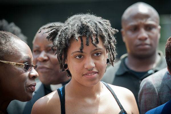 Дочь мэра Нью-Йорка арестовали за участие в протестах