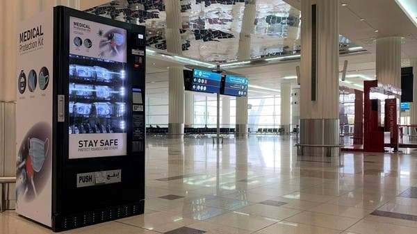 В аэропорту Дубая появились «антикоронавирусные» торговые автоматы
