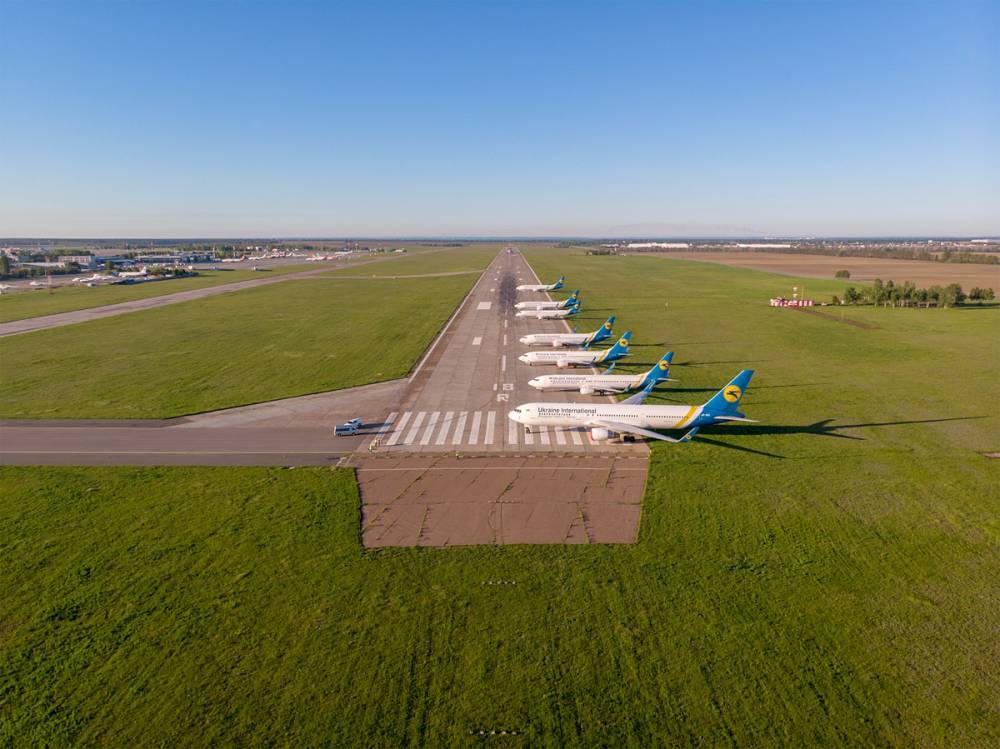 С 15 июня Украина откроет международное авиасообщение. В Мининфраструктуры уточнили, куда украинцы смогут путешествовать поначалу (Турция, Грузия, Греция и еще пара курортных направлений)