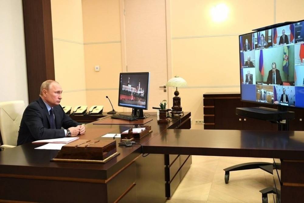 Песков: Путин не находится в изоляции из-за пандемии