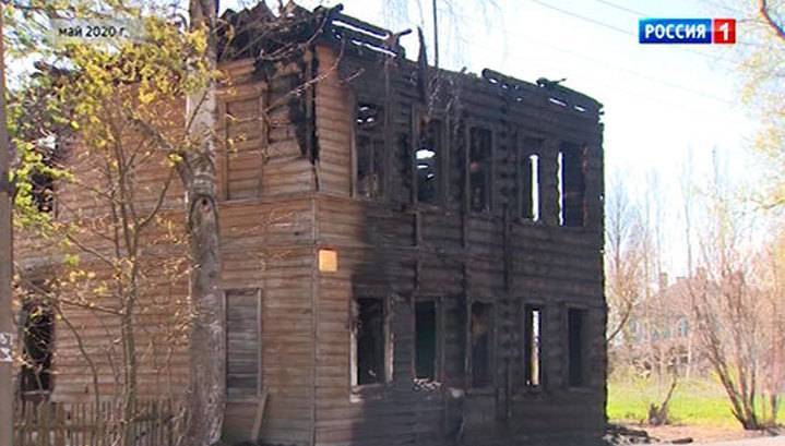 СК: поджечь исторические здания в Ленобласти мог пироман