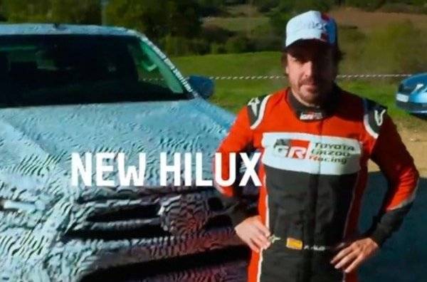 Алонсо за рулем новой Toyota Hilux (видео)