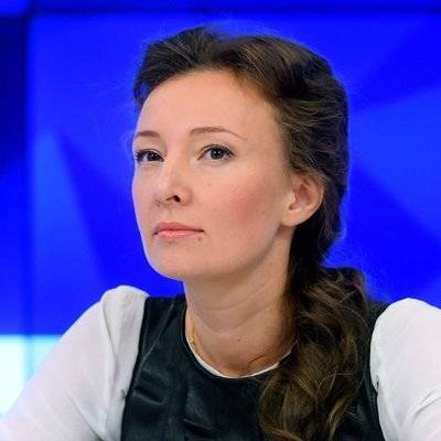 Путин поздравил уполномоченного по правам ребенка Анну Кузнецову с рождением седьмого ребенка