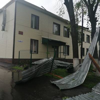 На Белгородскую область сегодня обрушился сильный ураган