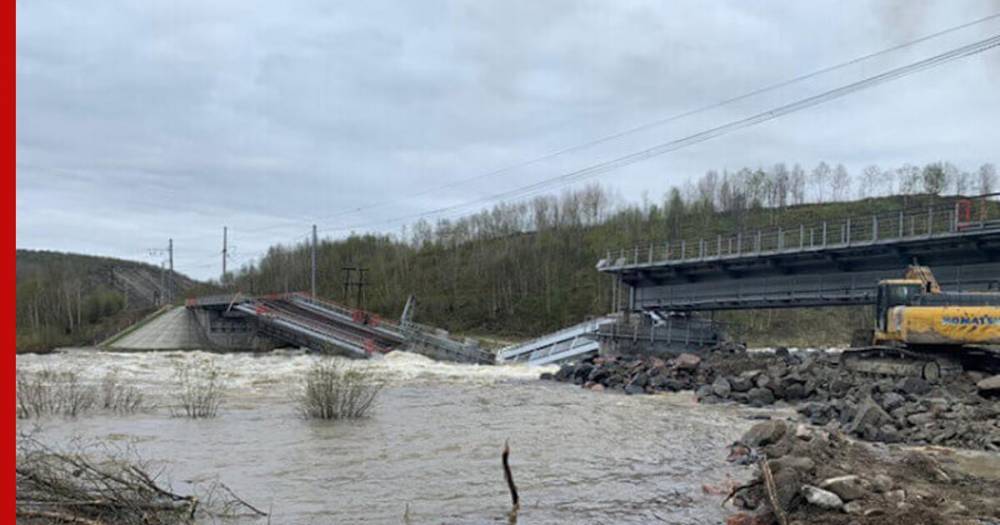 В Мурманской области рухнул железнодорожный мост
