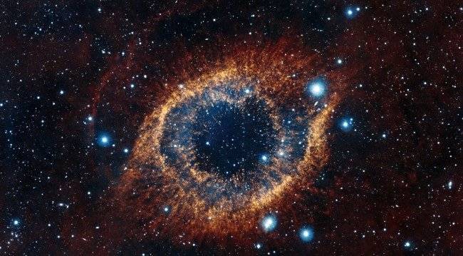 Похоже на снежинки: телескоп Hubble сфотографировал самое большое скопление звезд в нашей галактике