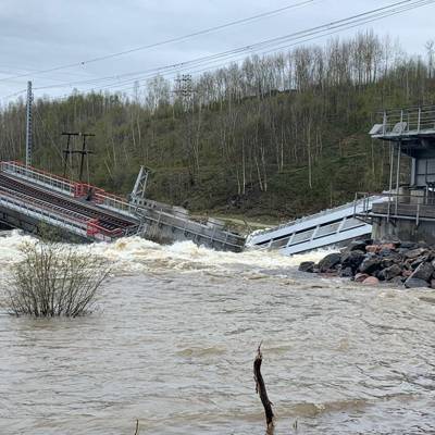 В Мурманской области сегодня обрушился железнодорожный мост