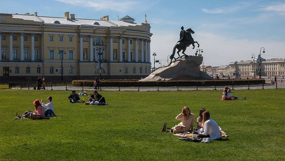 Смягчение самоизоляции, перестановки в Смольном и выходной за поправки: Петербург 1 июня