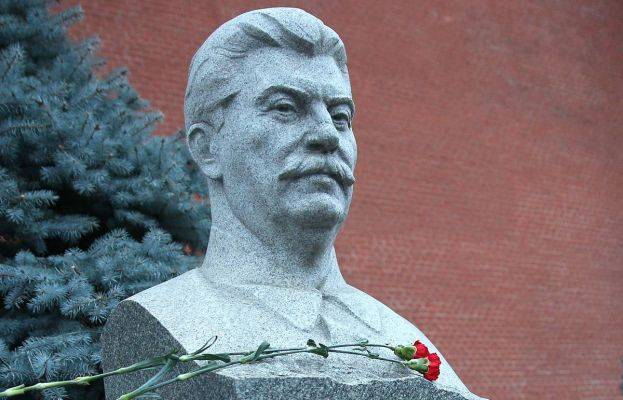 В Саратове могут установить памятник генералиссимусу Сталину