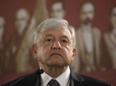 Президент Мексики совершил первую поездку после двухмесячного карантина