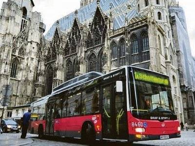 В Австрии появился первый соответствующий карантину автобус