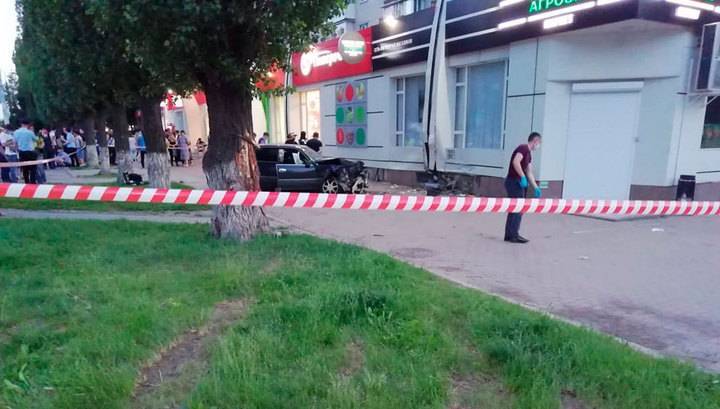 В Воронеже сотрудник полиции выехал на тротуар и насмерть задавил пешехода