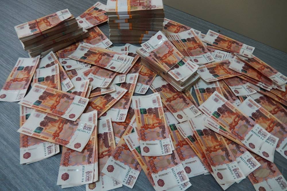 Уфимцы вымогали у бизнесмена 12 миллионов рублей