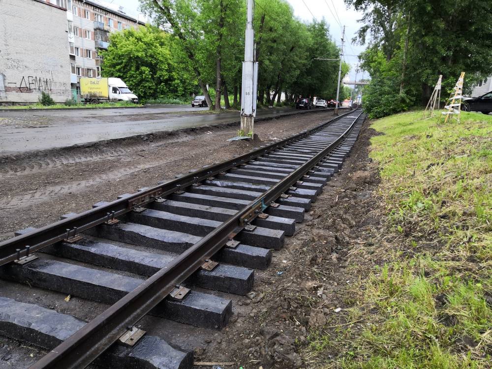 Жители Томска опасаются, что при ремонте путей на Лебедева используется креозот