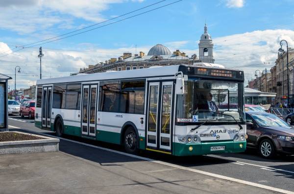 В Калининском районе Петербурга из-за дорожных работ изменят маршруты девяти автобусов