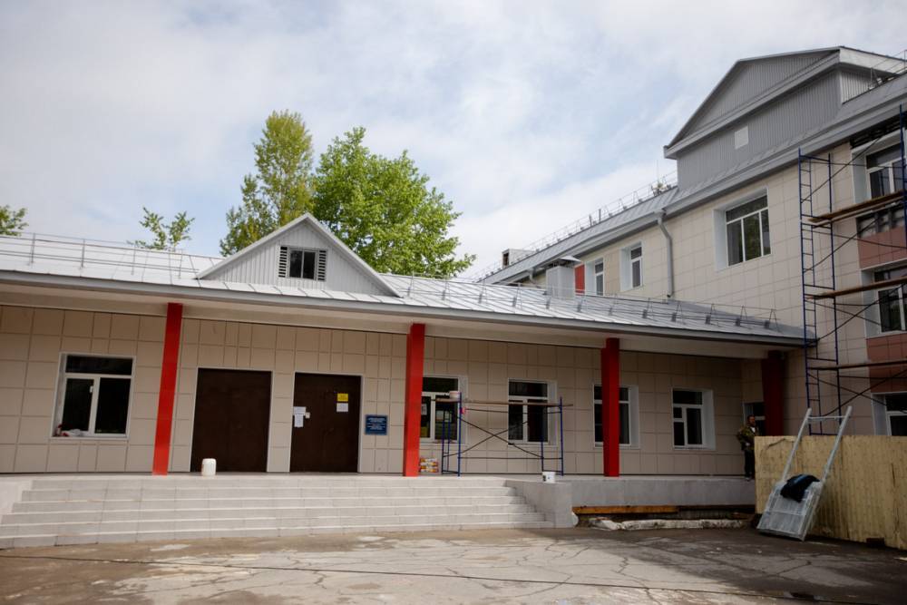 В Южно-Сахалинске ремонты идут в 18-ти школах