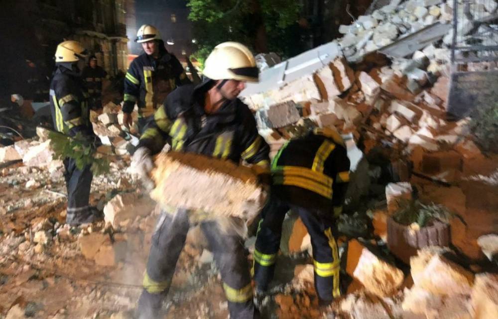 Жилой дом в Одессе частично обрушился
