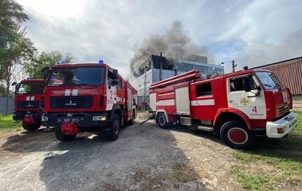 Пожар на фабрике Мида в Запорожье тушили более двух часов