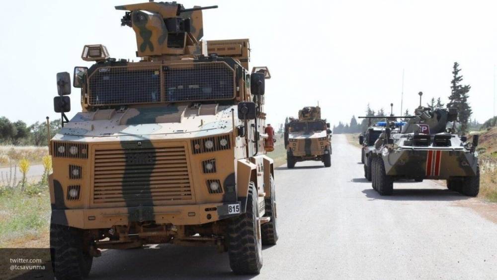 Россия и Турция провели 16-е совместное патрулирование трассы М-4 в Сирии