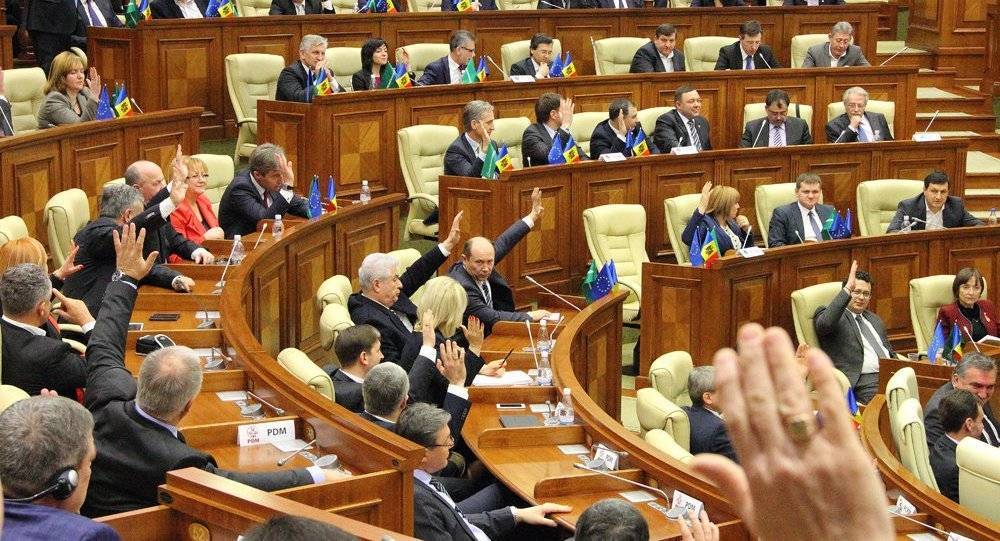 Молдавская оппозиция готова вынести вотум недоверия правительству
