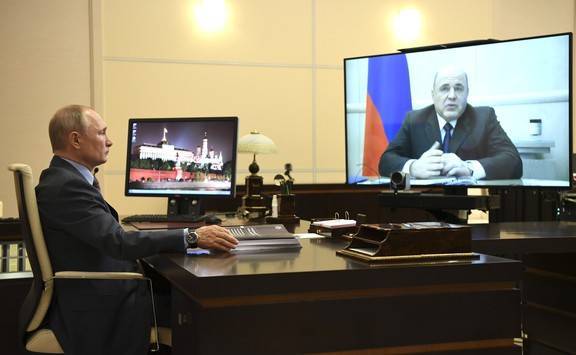 Путин стучал кулаком на совещании с Мишустиным