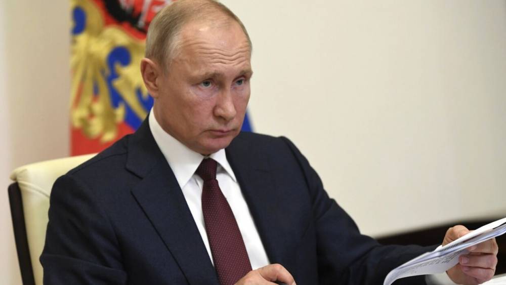Путин планирует лично проголосовать за поправки в Конституцию РФ