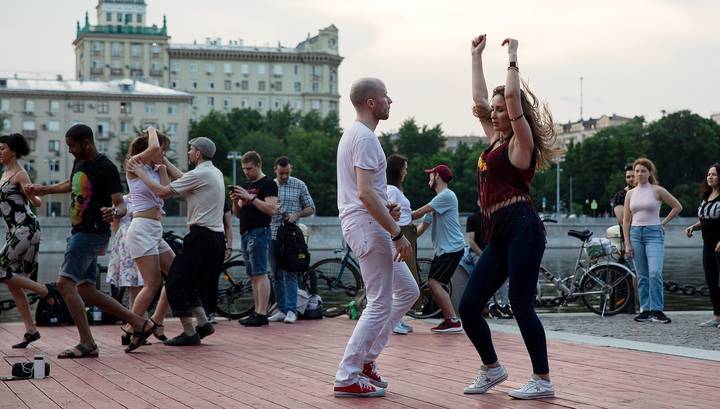 Массовые мероприятия в Москве могут разрешить в начале июля
