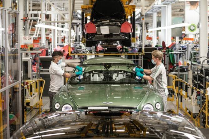Bentley сократит тысячу рабочих мест и допускает убыток в 2020 году
