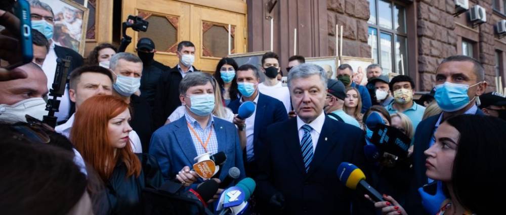 Порошенко посоветовал Зеленскому позвонить Януковичу: пусть расскажет, чем заканчиваются преследования оппозиции