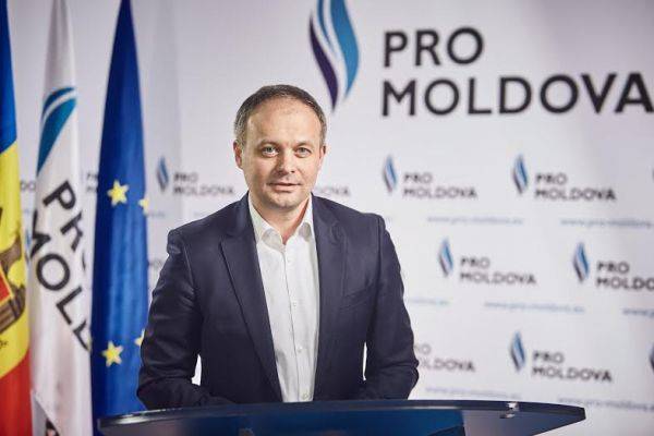 Молдавская оппозиция требует вотума недоверия, но не определилась, для кого