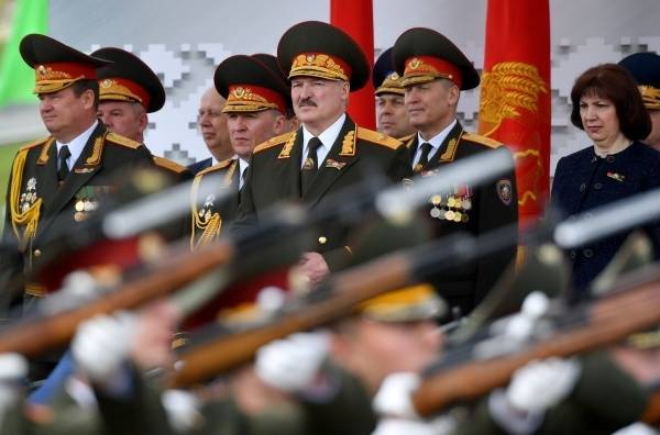 Президент Белоруссии приедет на парад Победы в Москву