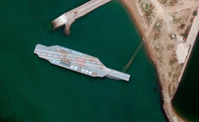 Fox News: У берегов Ирана обнаружено нечто похожее на авианосец
