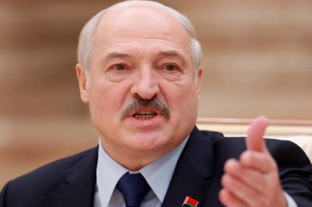 "Приведем всех в чувство": Лукашенко заявил, что не допустит переворота в Беларуси