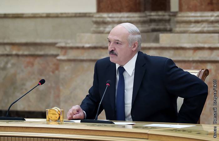Лукашенко назвал бизнесменов "буржуями" и поручил их "прошерстить"