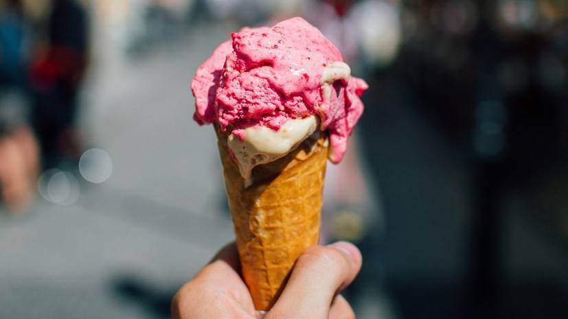 Диетолог оценил опасность для здоровья мороженого в жаркую погоду