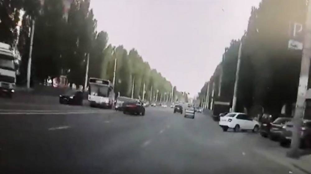Видео с нового ракурса объяснило, почему полицейский сбил трёх пешеходов в Воронеже