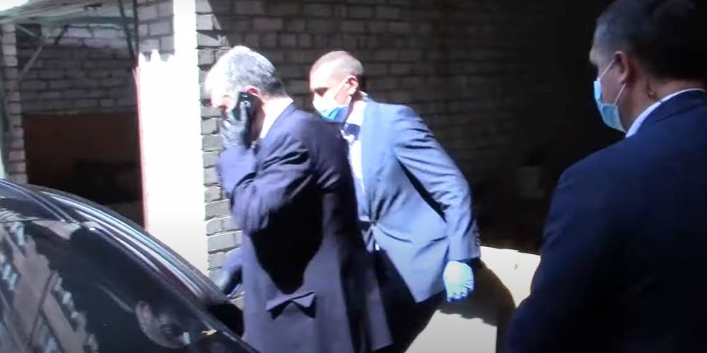 Побег Порошенко от следователей попал на видео