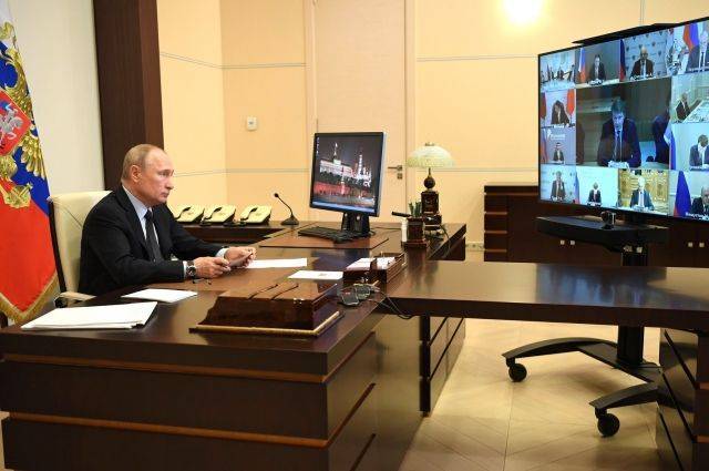 Путин призвал создать условия для долгосрочного развития IT-отрасли