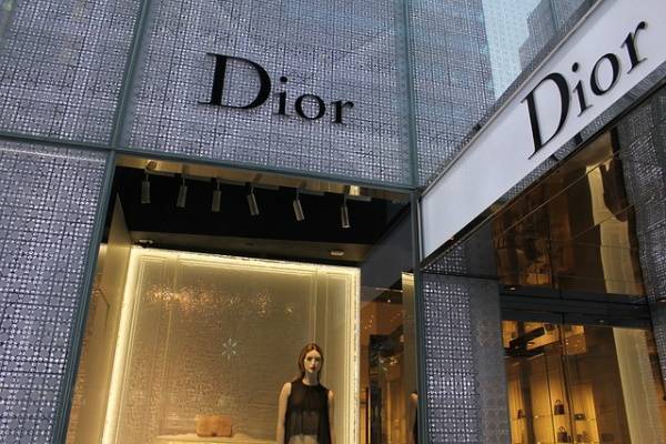 Россияне потратили на товары Dior больше миллиарда рублей