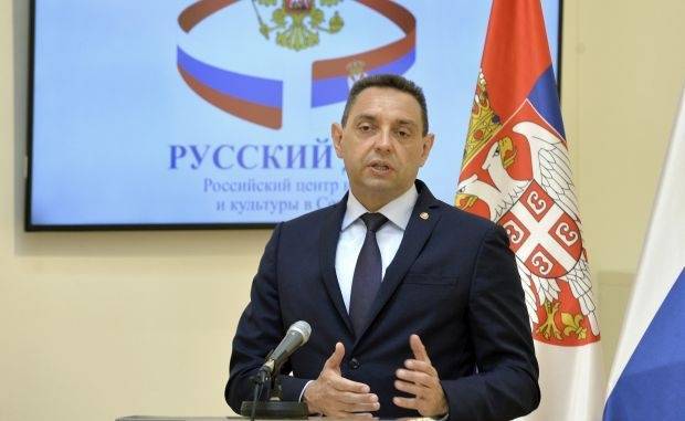 «Смесь ненависти и комплексов»: министр обороны Сербии о политике Хорватии