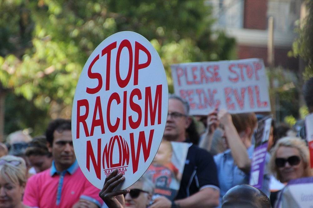 Американский словарь изменит трактование «расизма» по требованию чернокожей активистки