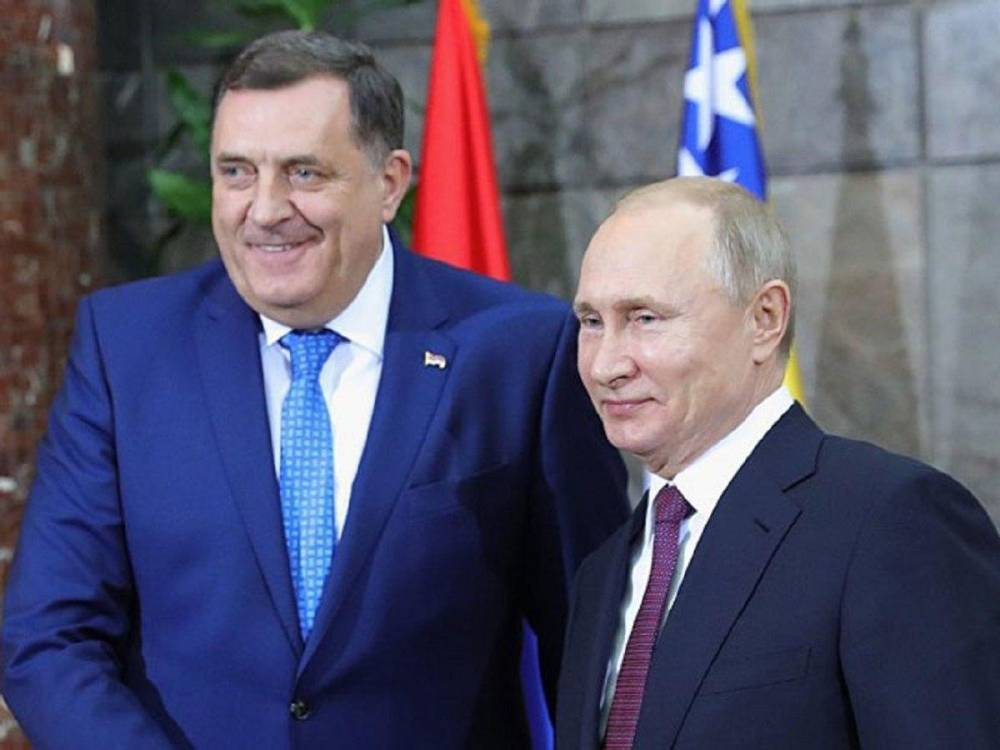 Путин пригласил лидера боснийских сербов на Парад Победы
